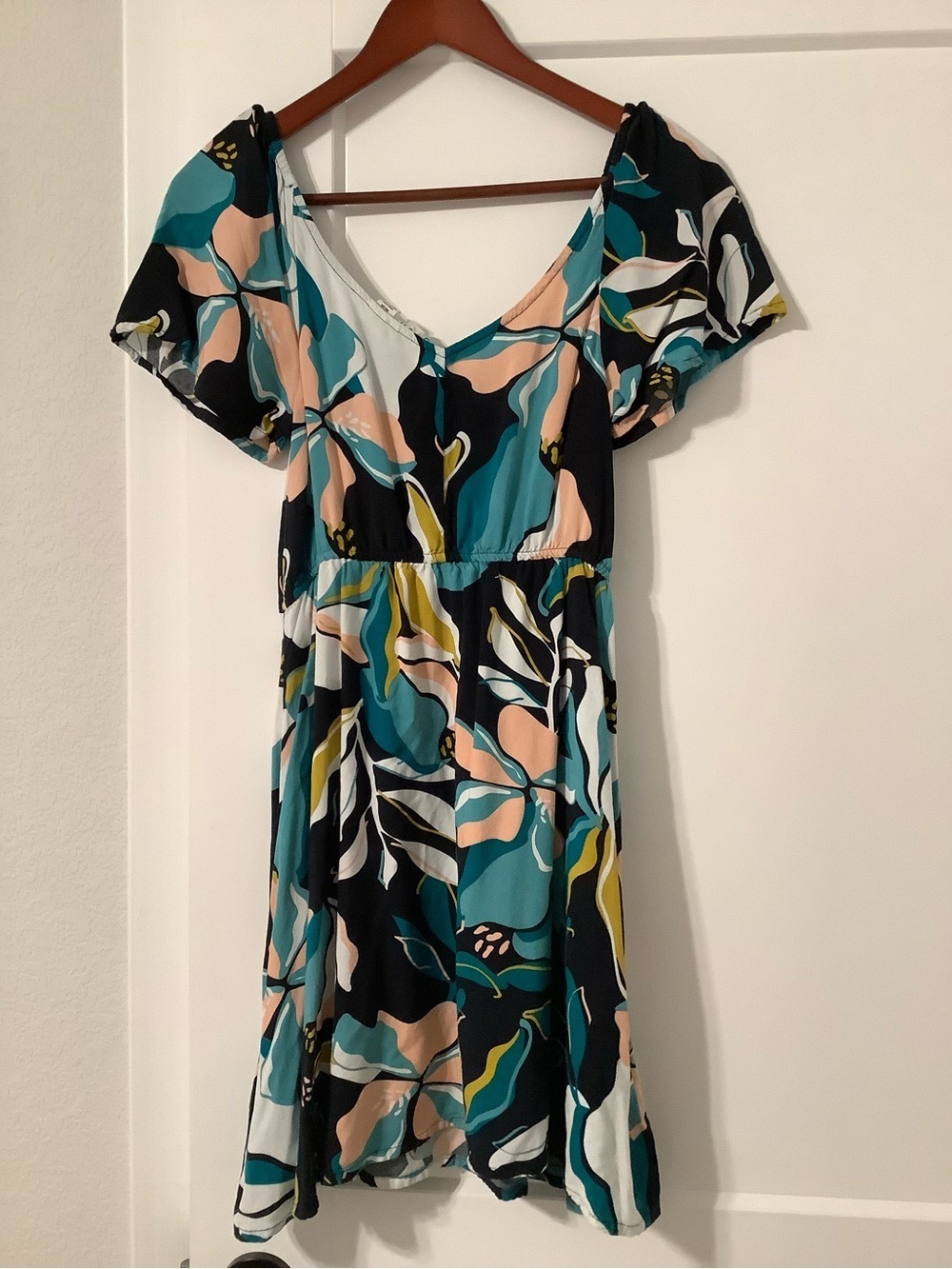 Roxy Black Teal Peach Short Sleeve Floral Top - Picture 4 of 4